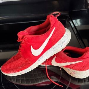 Nike Roshe Red Sz. 11